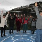 Estos vecinos tienen como lugar  de encuentro un espacio que tiene un mirador hacia el Centro Histórico de Quito.