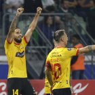 Francisco Fydriszewski (i) de Barcelona celebra un gol, en una fotografía de archivo.