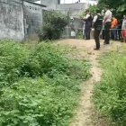 El cuerpo de la mujer fue hallado en medio de unos matorrales.