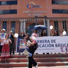 Compañeros universitarios de Abigail realizan plantones para exigir justicia.