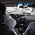 Muchos taxistas han decidido solo dejar a los pasajeros en vías principales cuando se trata de zonas conflictivas.