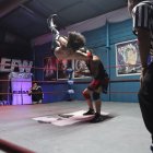 Esta actividad que se practica en el sector La Ferroviaria, del sur de Quito, es un espectáculo de deporte, fuerza y acrobacia.