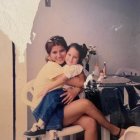 Gloria Acosta y Lavinia Valbonesi en su infancia.