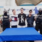 Entre los tres detenidos hay un menor de edad, quien fue aislado.