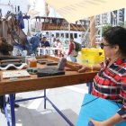 Los visitantes del buque conocieron algunos de los objetos que es posible elaborar utilizando el plástico reciclado como materia prima.