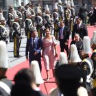 Marcela Aguiñaga, prefecta del Guayas, a su ingreso a la Asamblea.