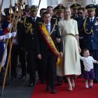 Daniel Noboa y Lavinia Valbonesi llegaron a Carondelet con sus hijos.