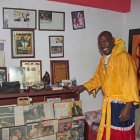 Segundo Mercado con los recuerdos que le dejó su carrera en el boxeo. Dice que le costaron mucho sacrificio y salud.