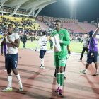 Los jugadores de Liga de Quito se acercaron para celebrar con sus hinchas el haber ganado la segunda etapa y el acceder a las finales de la LigaPro.