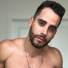 Para generar ingresos y continuar en la música, Vincent Daniers se estrena en OnlyFans.