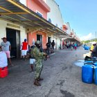 Según testigos, sujetos a bordo de motocicletas entraron al Puerto y se dirigieron la zona de bodegas para acribillar al dueño de la bodega.