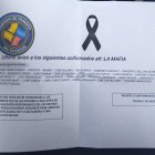 En este papel se pusieron los nombres de 30 agentes y se hizo circular en redes.