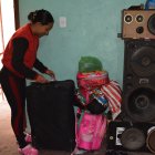 Lizmary Peroza se cansó de llorar. Ayer se regresó para Venezuela, porque fue desalojada de su departamento en Pelileo.