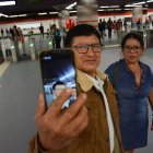 Viajó toda la noche para estar temprano en la capital y ver cómo quedó el metro.