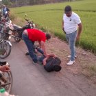 Una persona que estaba entre los curiosos del suceso fue detenida para investigaciones.