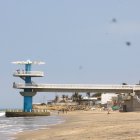 Desde lo alto de ese mirador de Ballenita se lanzó el hombre hacia el mar.