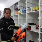 Washington Boada lleva cerca de cinco décadas como utilero en el conjunto albo.