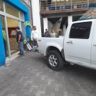 La Policía Nacional a través de Criminalística levantó varios indicios balísticos de un arma de fuego calibre 9 milímetros