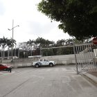 El portón fue retirado por personal de Justicia y Vigilancia municipal.