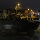 Militares y policías custodiaban el sitio donde ocurrió la matanza.