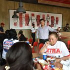 Canillitas en Quito.