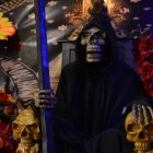 La imagen de la calavera está asociada a delincuentes, pero en realidad hay gente que no es criminal que cree en ella.