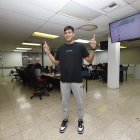 Juan Fernando Toledo, en las instalaciones de EXTRA y EXPRESO antes de su viaje a Estados Unidos.