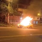 Vehículos incendiados, atentados y balaceras se registran en Esmeraldas.
