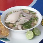 El plato debe servirse bien caliente, dicen comensales.