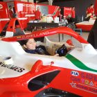 Doménika Arellano probando su vehículo de Fórmula 4.
