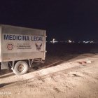 El cuerpo tenía impactos de bala. Fue llevado al Centro Forense de Manta.
