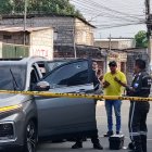 La víctima fue atacada cuando se movilizaba en su vehículo.