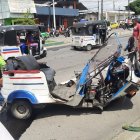 La mototaxi sufrió daños. Además, los ocupantes salieron lesionados.