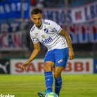 Mathías Suárez puede destacar como lateral por las dos bandas.