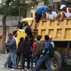 Los ciudadanos se valieron de cualquier medio de transporte para llegar a sus domicilios.
