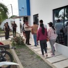 Familiares de las víctimas acudieron a realizar los trámites para trasladar los cuerpos.