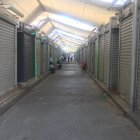 Locales comerciales de la Bahía, cerrados.