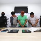 La Policía presentó a los detenidos y las evidencias
