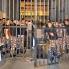 Todos con vida, los rehenes fueron liberados de la cárcel de Turi, también lo informaron bomberos locales.