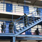 Militares custodian los patios y las celdas de los privados de la libertad.