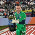 Adrián Gabbarini estuvo por seis años como arquero de los albos, con los que alcanzó varios éxitos.