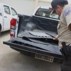 En un doble fondo del balde de ambos carros estaban camuflados los paquetes de droga.