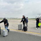 Los parientes y allegados de Adolfo Macías llegaron a Guayaquil tras su expulsión.