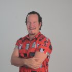 Trata de alejarse un poco del teléfono, porque dice que con el tiempo eso hace ‘puré’ el celebro, porque crea adicción.