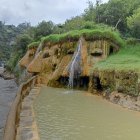 Existen 33 rostros formados en rocas, en medio de la montaña en el sector de Chacauco, Pelileo.
