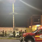 El vehículo blanco, donde iba la víctima, quedó prácticamente inservible.