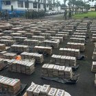 Los centenares de paquetes, tipo ladrillo, estaban dentro de sacos.