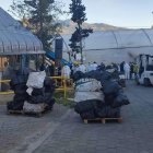 En Quito, los bloques de la sustancia estupefaciente terminarían en una mezcla con cemento.