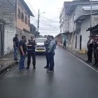Agentes policiales llegaron al sector de la masacre, para recabar más información.