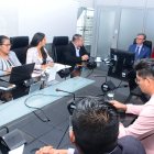 El ministro de Economía y Finanzas (MEF), Juan Carlos Vega, confirmó que no pagarán sueldos a tiempo